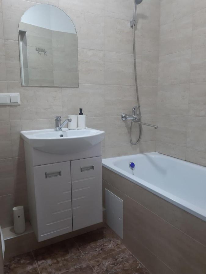 Ferienwohnung Aura On Sydykova Street 290 Bischkek Exterior foto